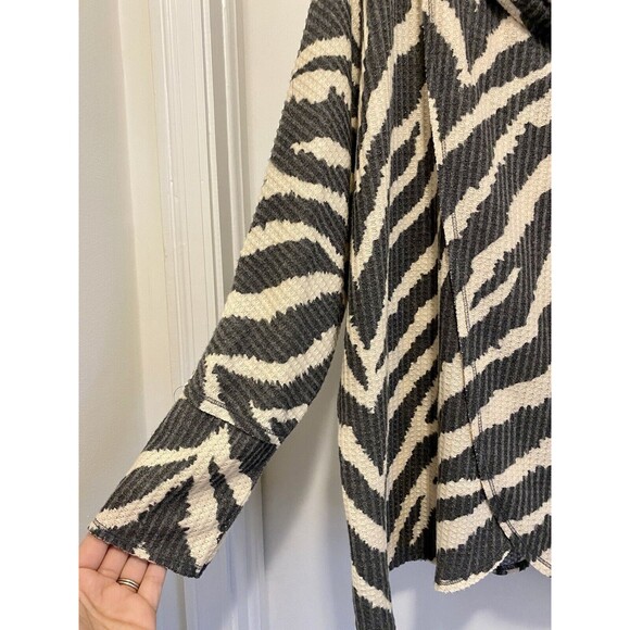 NWT LuLaRoe Kristen Sweater SZ Large Pullover Cowl Neck Zebra Print Waffle Knit - Picture 6 of 8